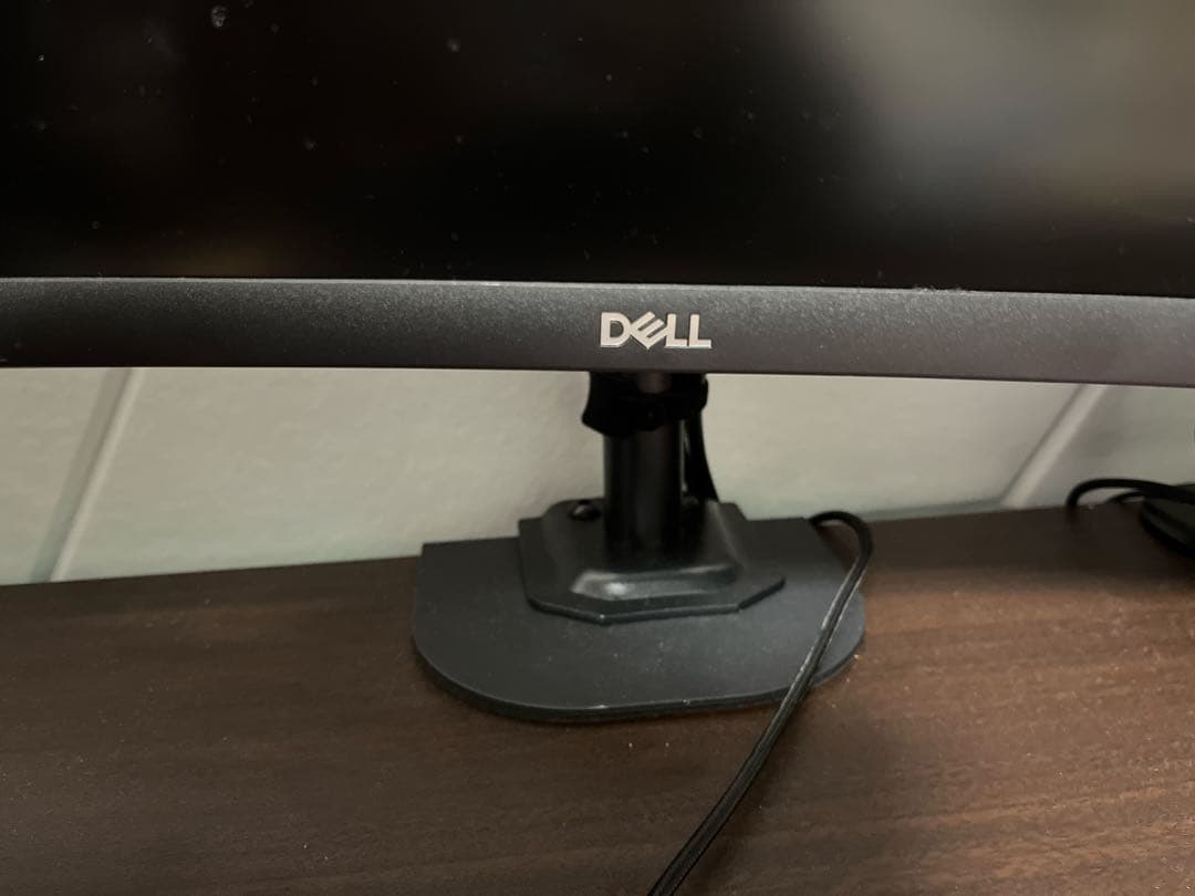 DELL 31.5インチ　曲面　4Kモニター　ディスプレイ