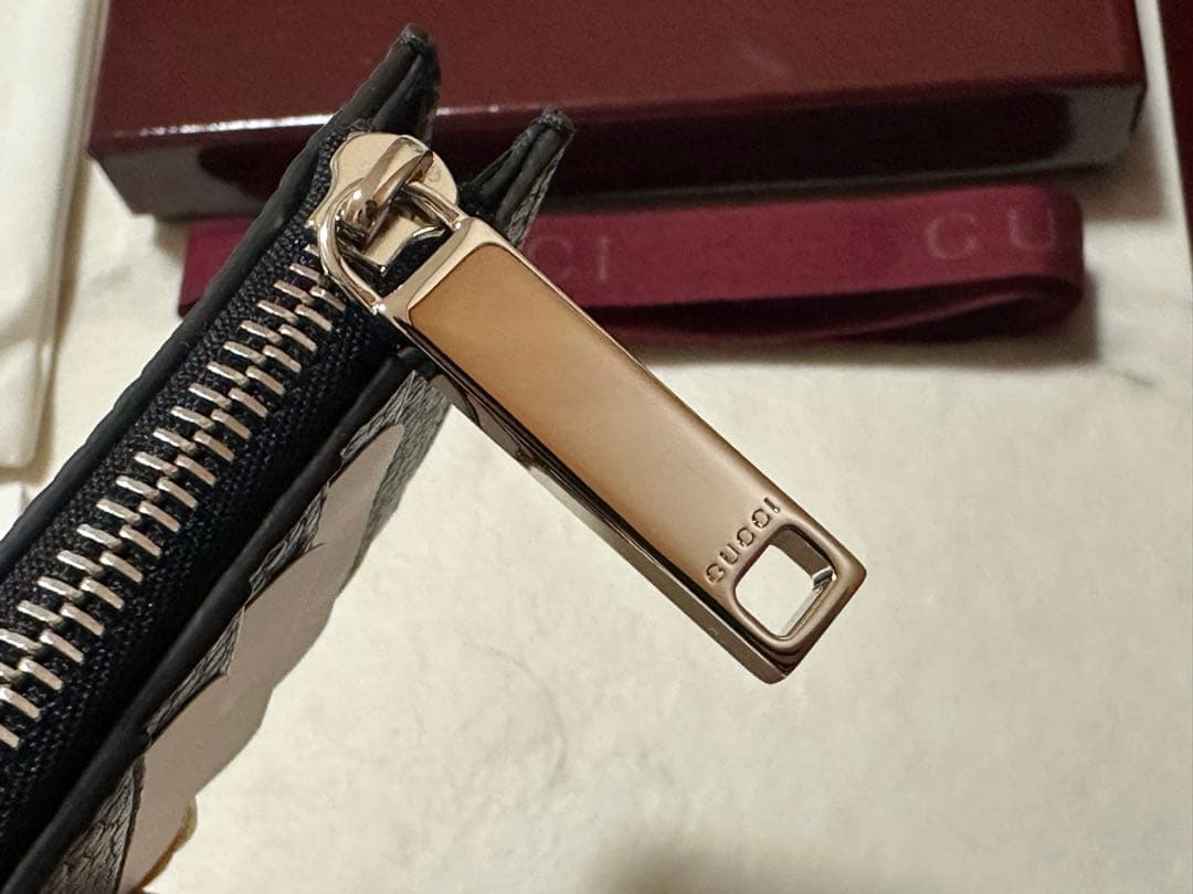【新品】GUCCI ロゴ ジップカードケース