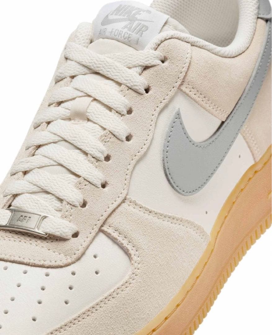 ナイキ エア フォース 1 ＇07 LV8