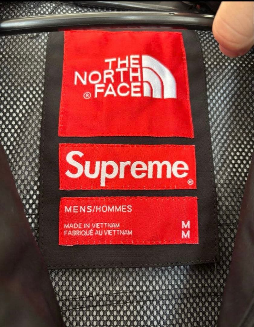 supreme × ノースフェイス マウンテンパーカー