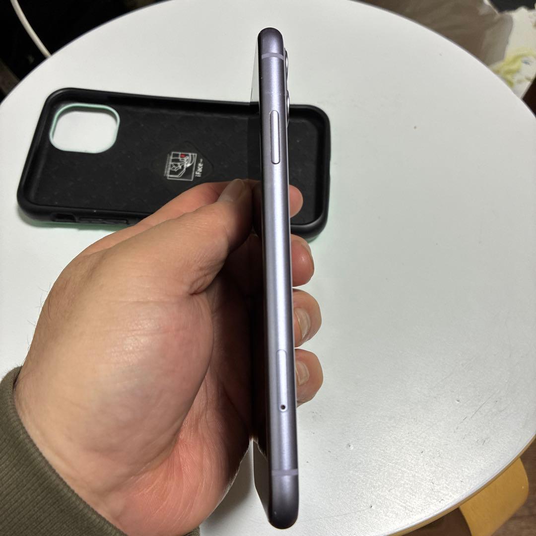 明石　iPhone 11 128GB SIMフリー