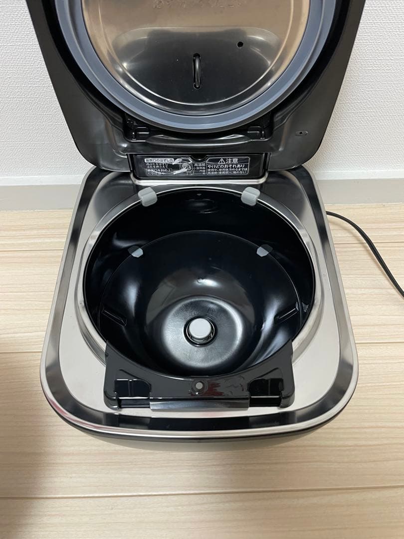 TOSHIBAの最高級　炊飯器 RC-10ZWT