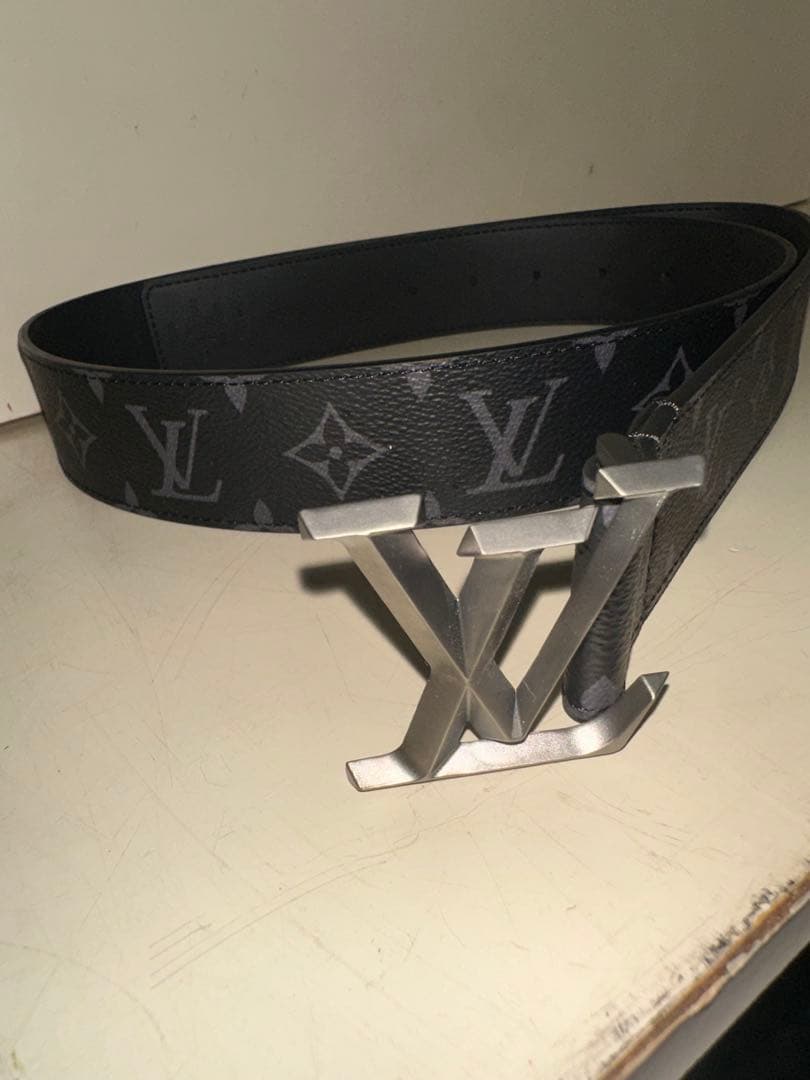 LOUIS VUITTON ブラックレザーベルト 【傷あり】