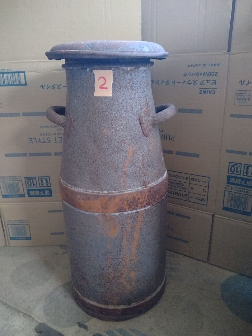 ★　アンティークミルク缶　蓋付　②、①　2個出品