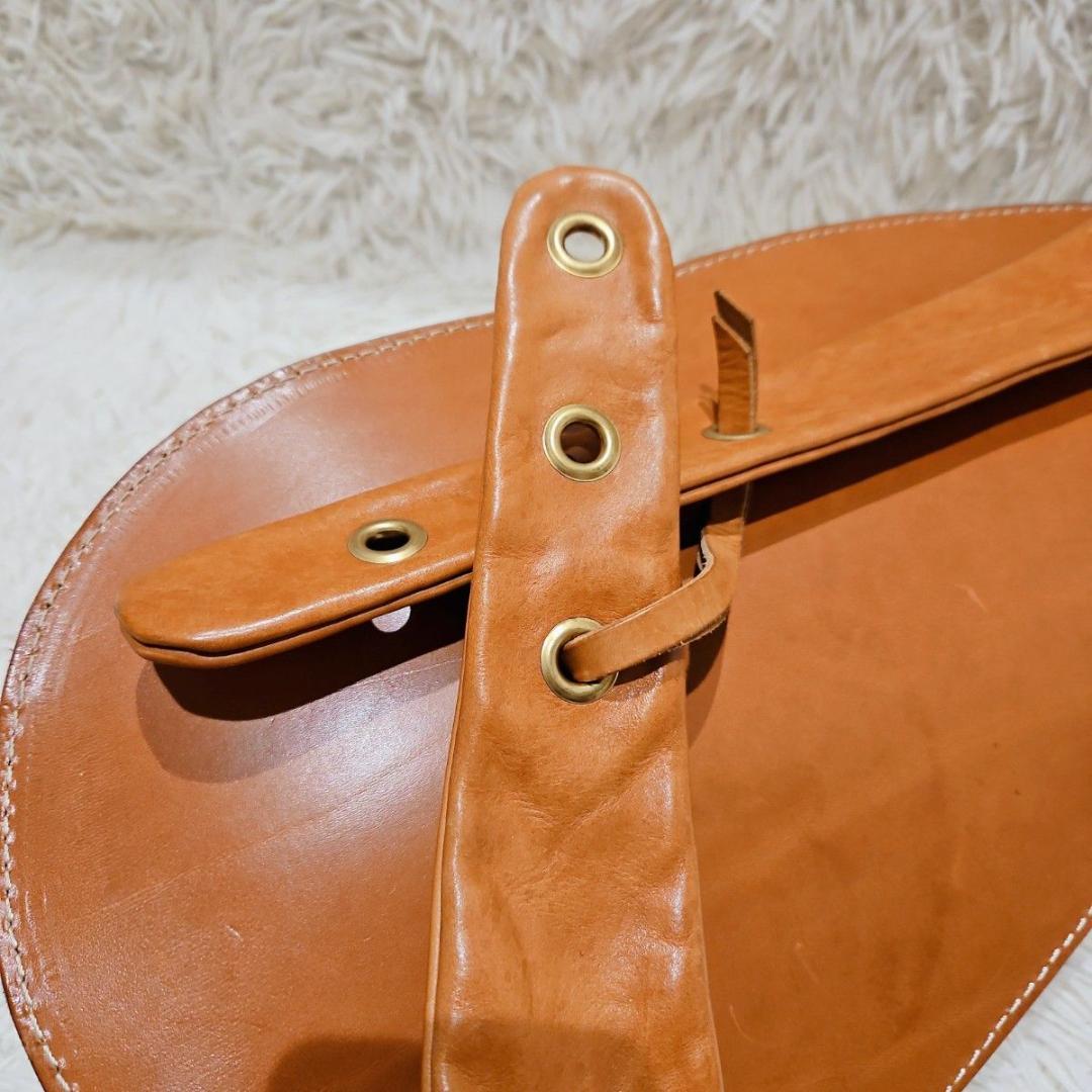 希少デザイン HERZ ヘルツ ボディバッグ ショルダーバッグ ロゴ型押し