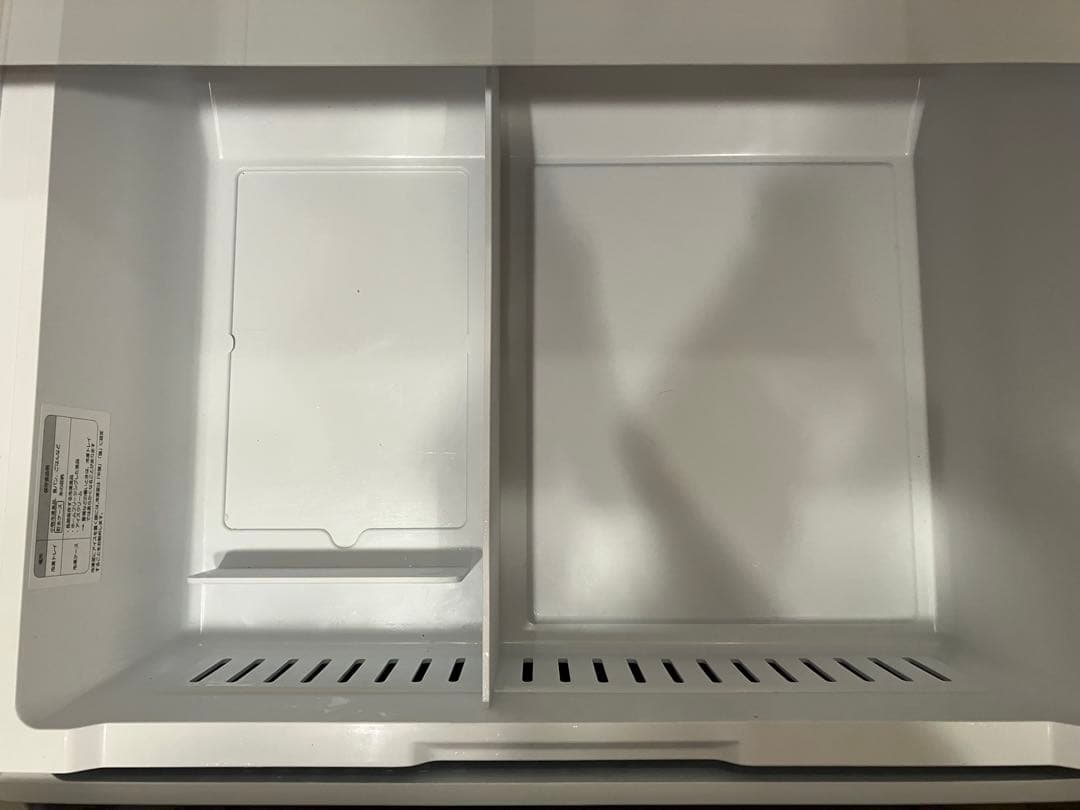 【送料込】　Hisence 冷蔵・冷凍庫　ホワイト　358L