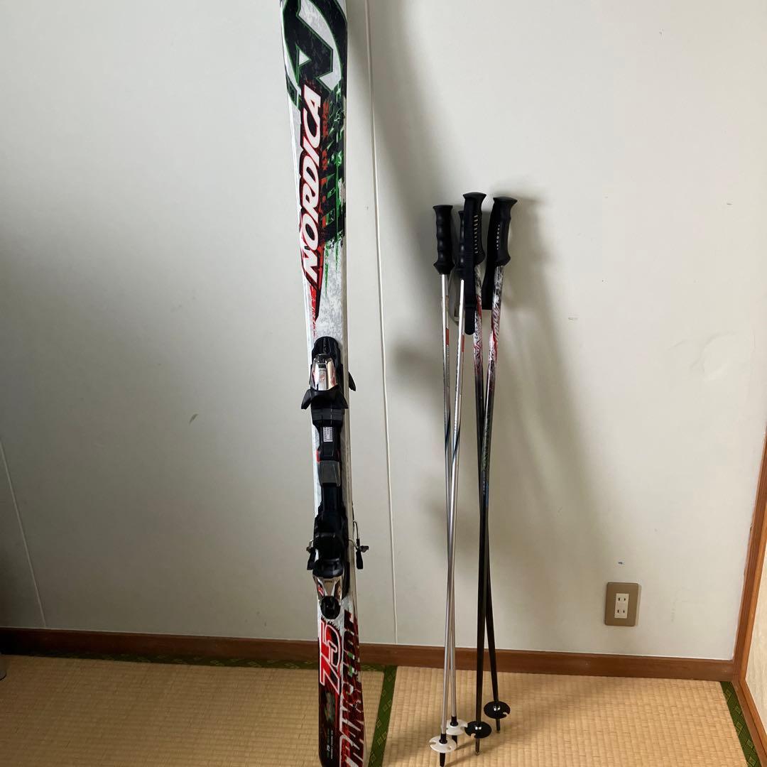 ノルディカ　スキー板、ストック