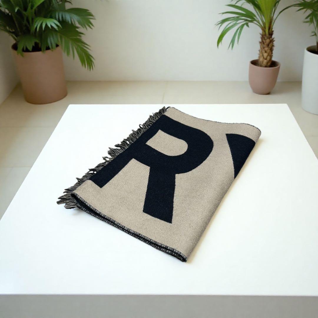 ✴︎プロフィール必読✴︎rhmam◎美品‼︎ ◆BURBERRY◆ロゴマフラー