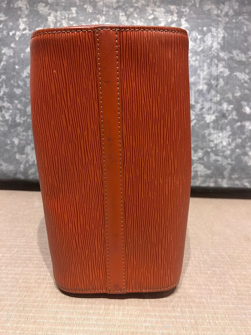 ルイヴィトン エピ　ボストンバッグ