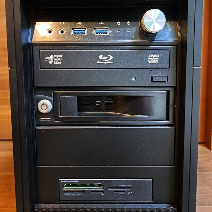 MouseComputer クリエイター向けパソコン DAIV Z7