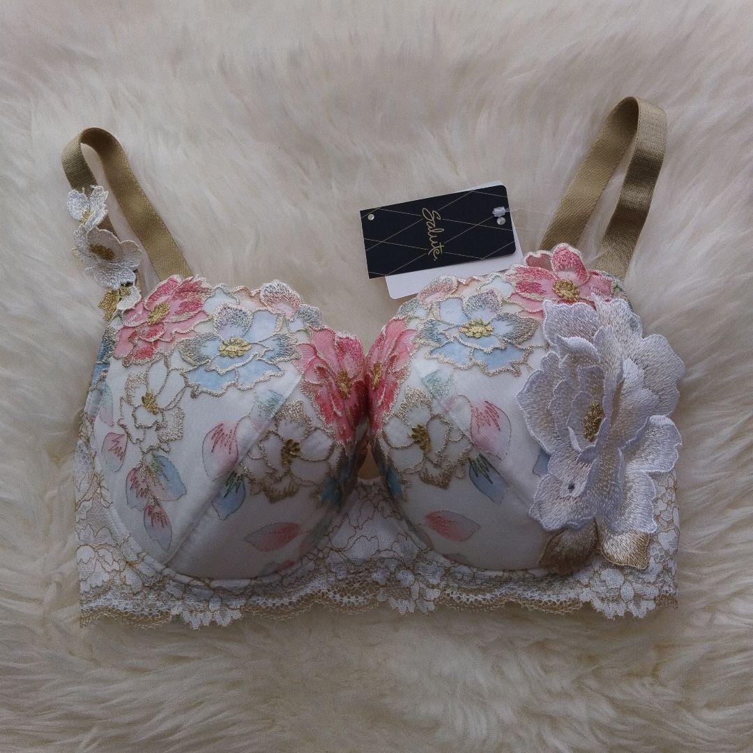 salute　サルート　03G 03グループ　G70 L IV P-UP