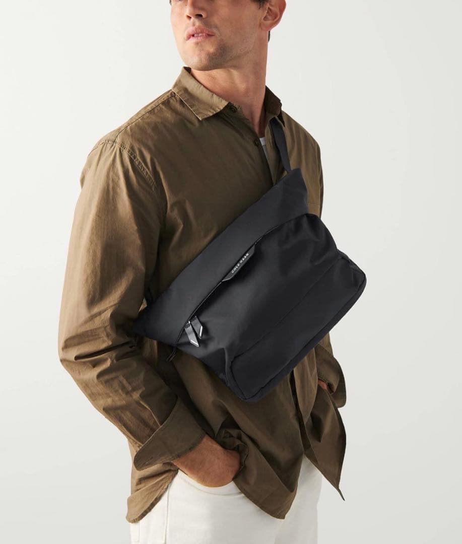 コールハーン　セントラル スリングバッグ　ブラックナイロン ボディバッグ