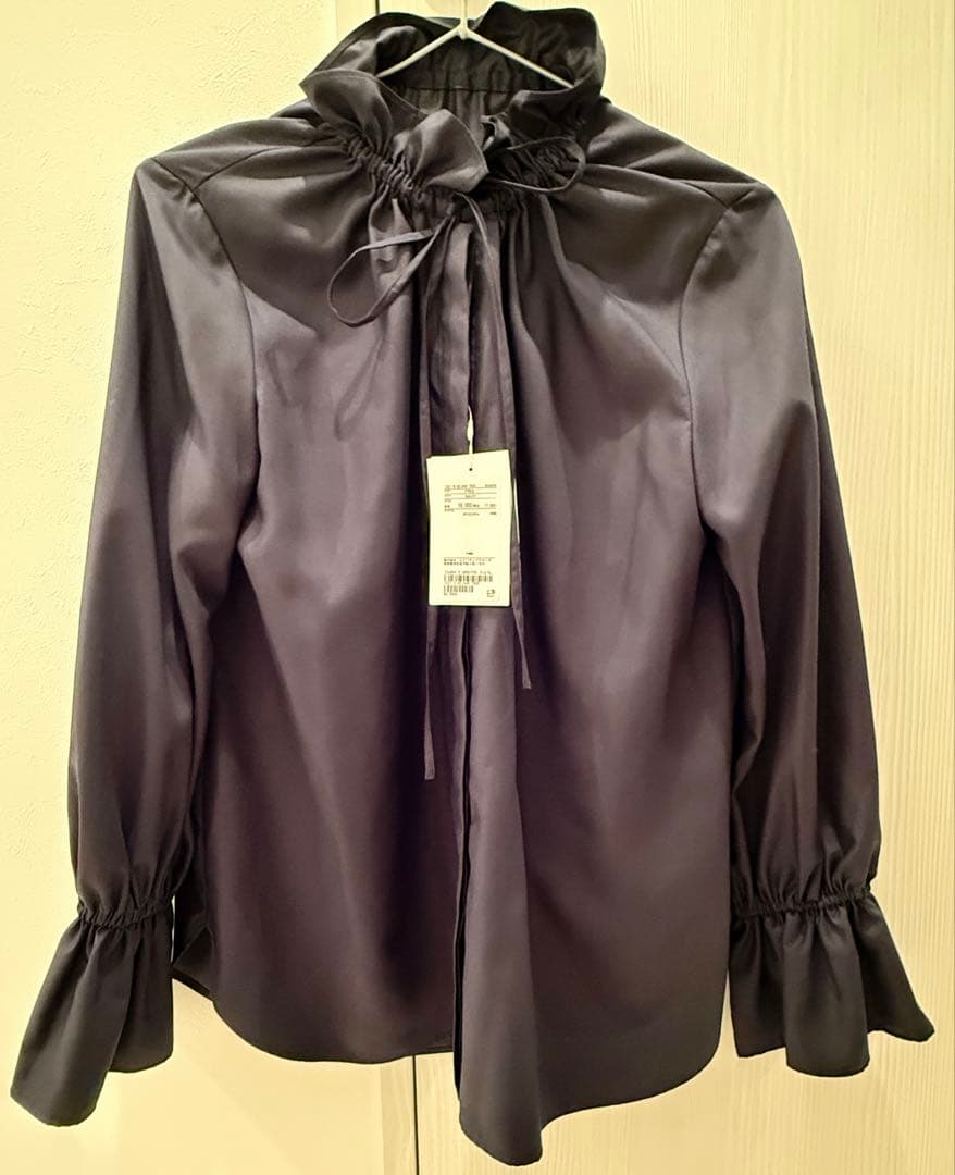 【新品未使用】UNITED ARROWS フリルカラー　フレアスリーブ　ブラウス