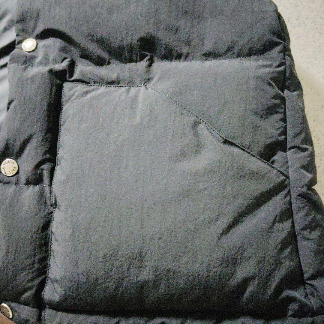 ブラック フード付きダウンベスト