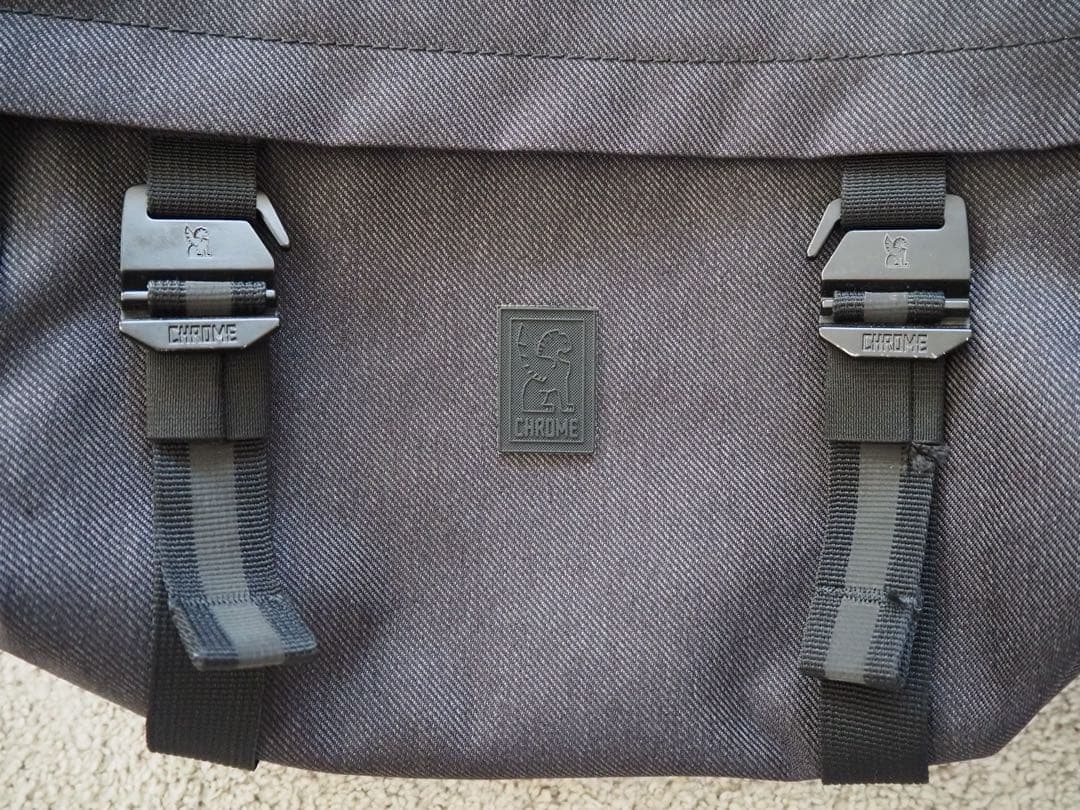 CHROME クローム ダークグレー メッセンジャーバッグ
