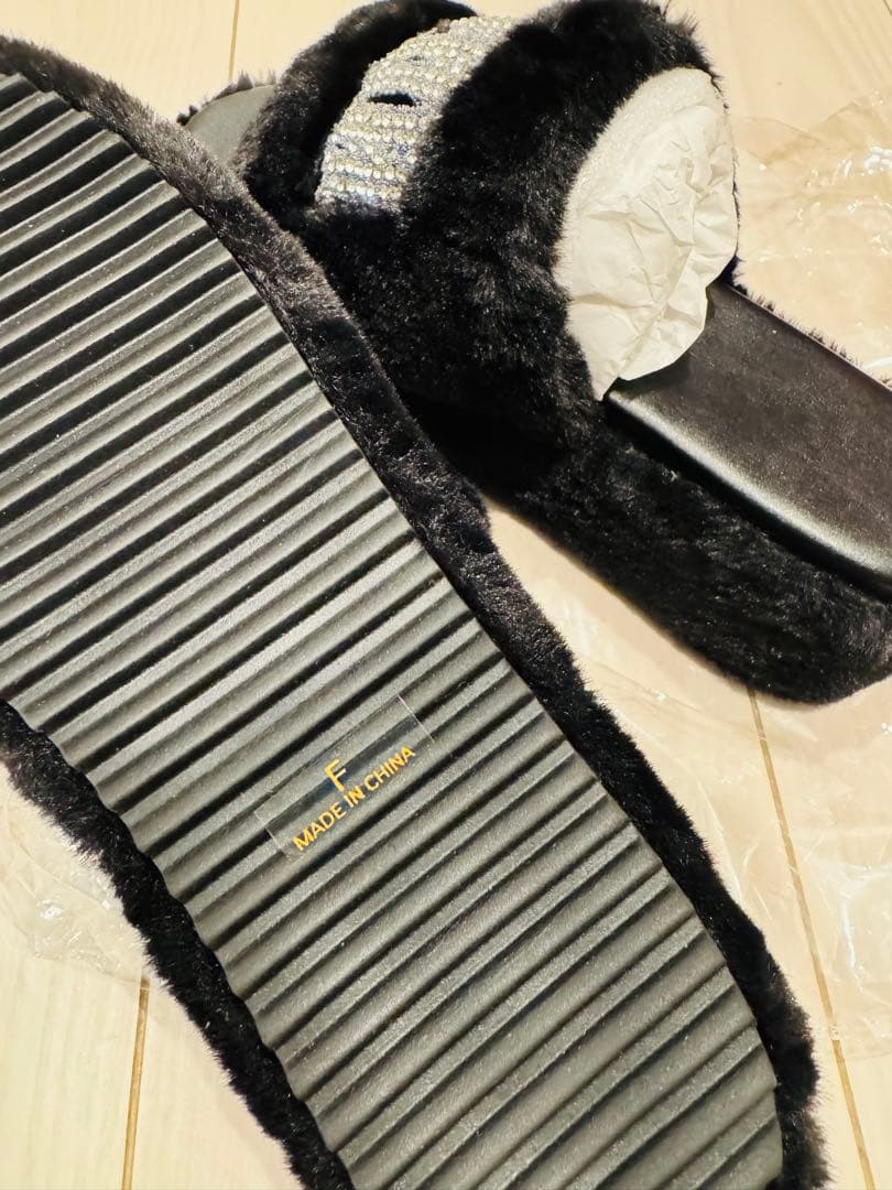 GYDA ファーサンダル ブラック 送料無料