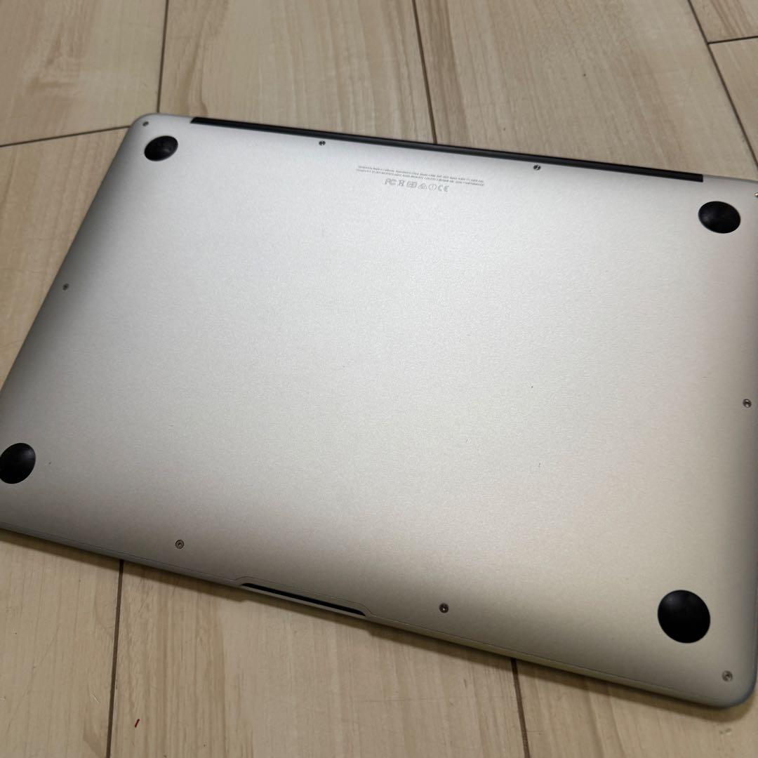 MacBook Air 13インチ シルバー 充電器付き　a1466