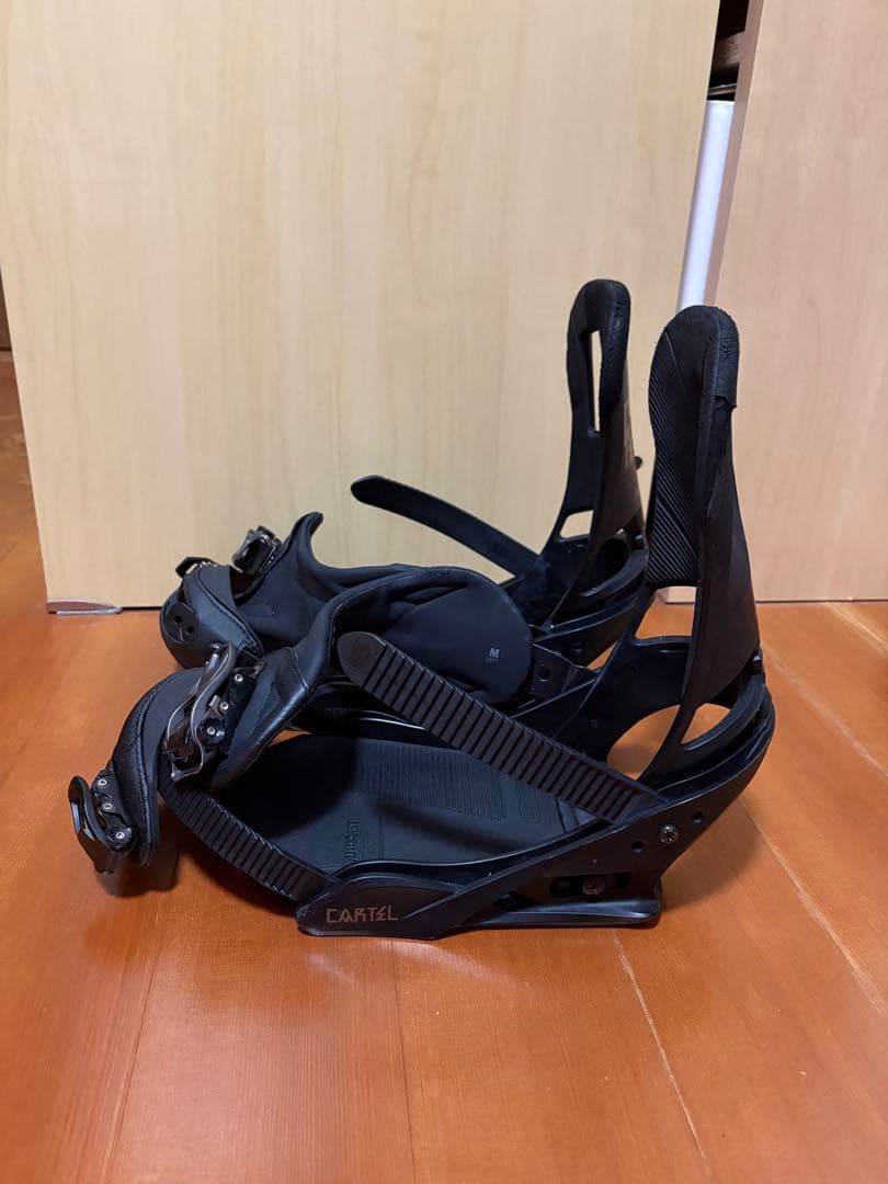 Burton Cartel ビンディング ブラック　バートン