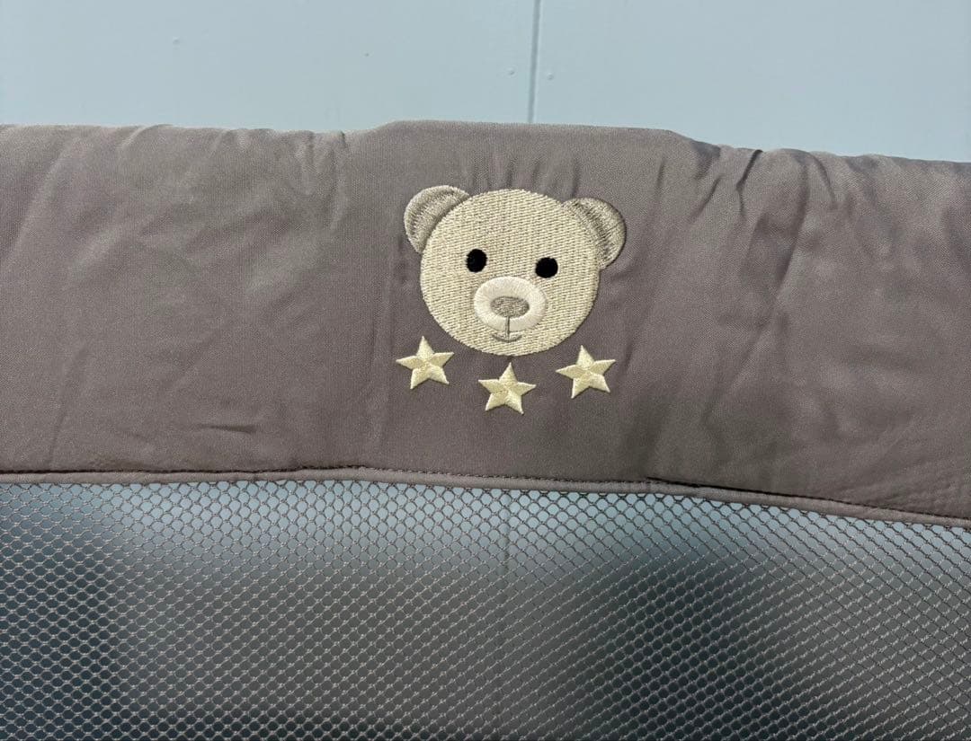 Aprica ココネルエアーAB ベビーベッド メッシュ グレー ベアー刺繍