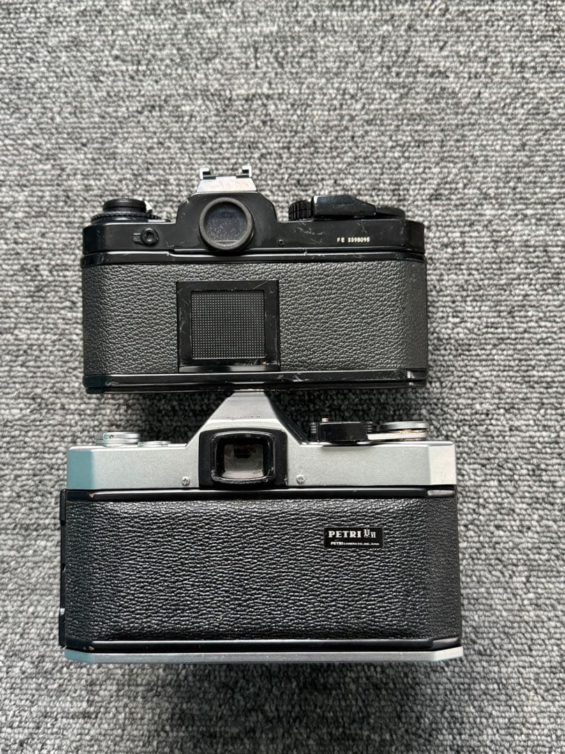 Nikon FE /Petri カメラ　2個　V021