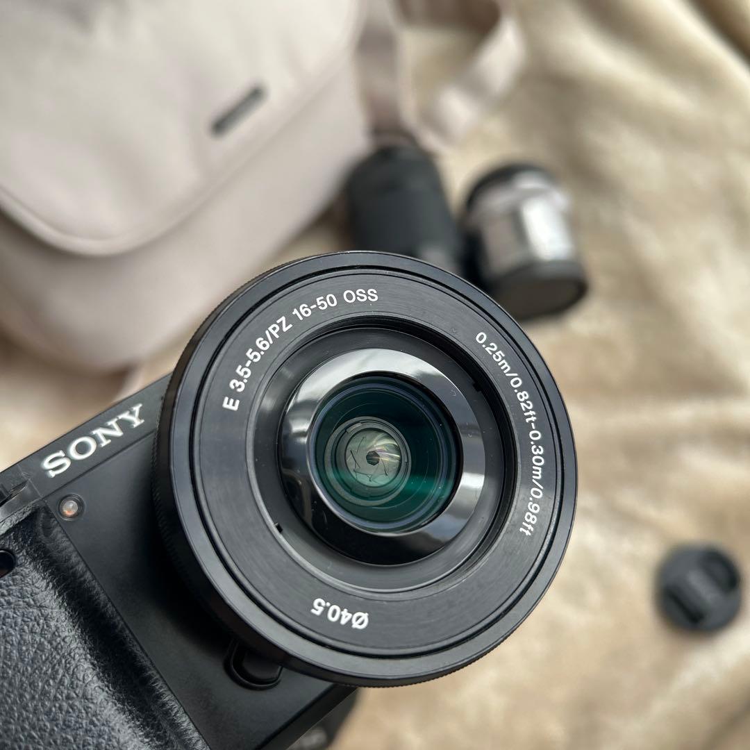 Sony α6000 ダブルズームレンズキット【マクロレンズ、カバン付き】