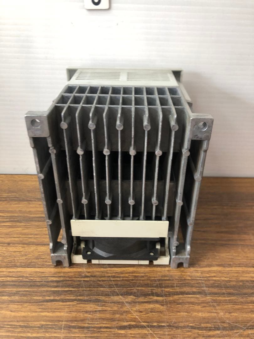 MITSUBISHI 三菱電機 FR-S520E-1.5K インバータ