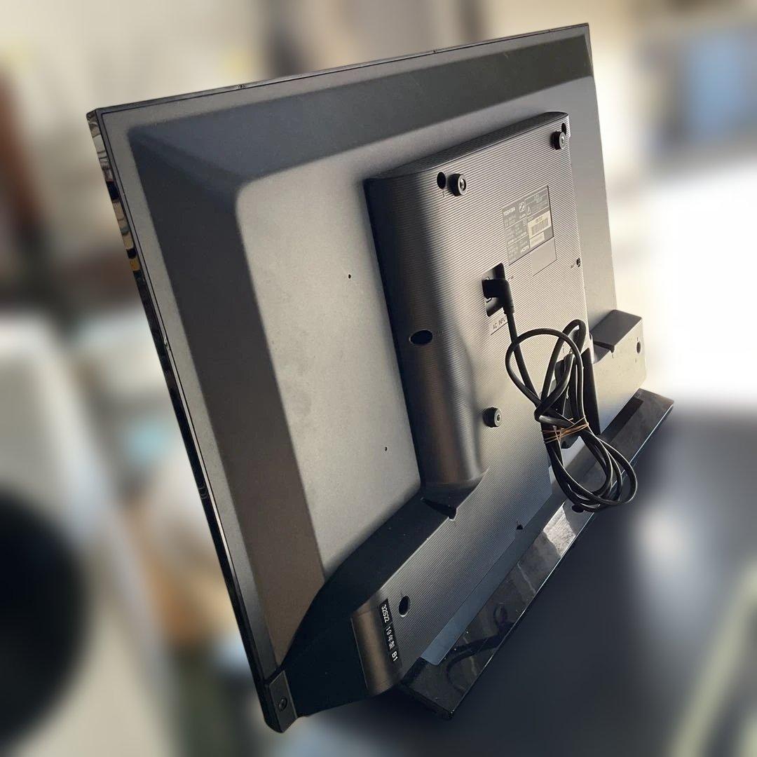 TOSHIBA REGZA 液晶テレビ 本体　2019年　32S22 中古　⓵