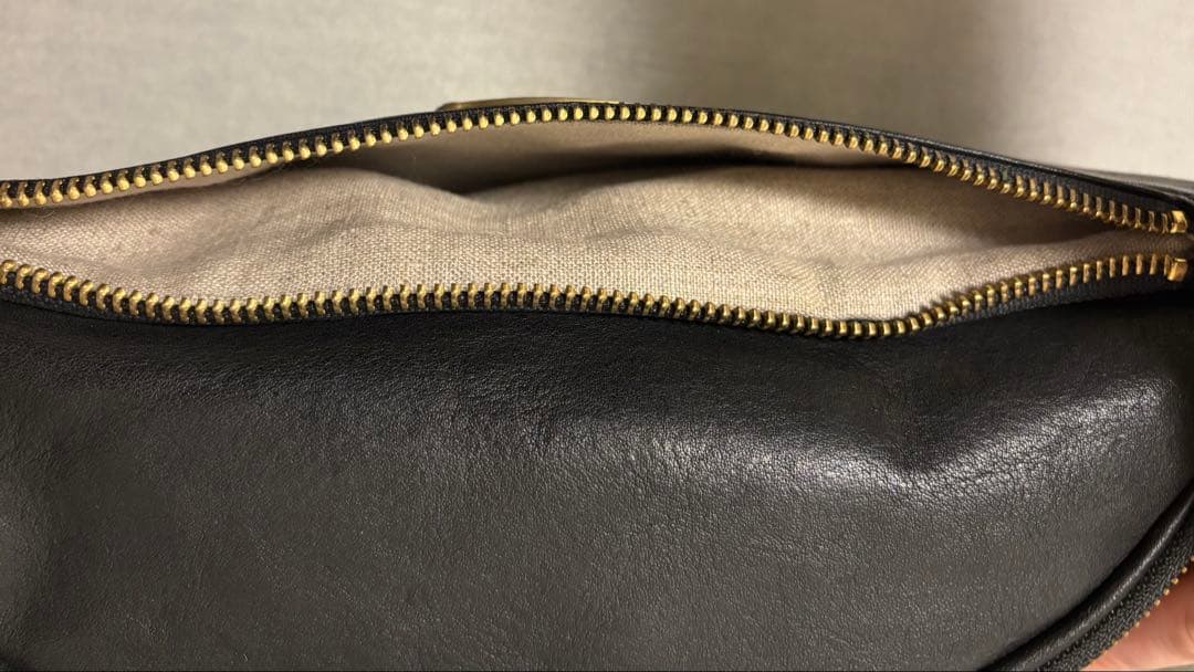 SLOW スロウ ルボーノ ファニーパック　レザーファニーパック　ボディーバッグ