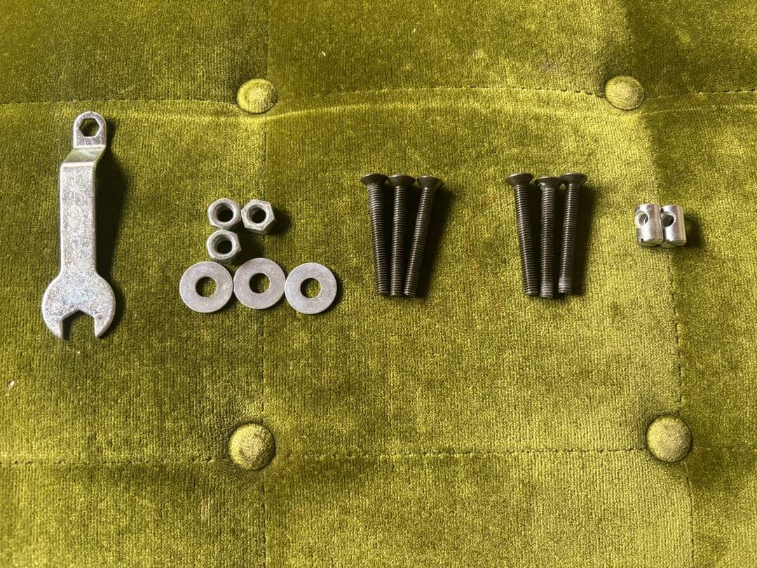 【オマール】カリモク60 kチェア2シーター モケットグリーン