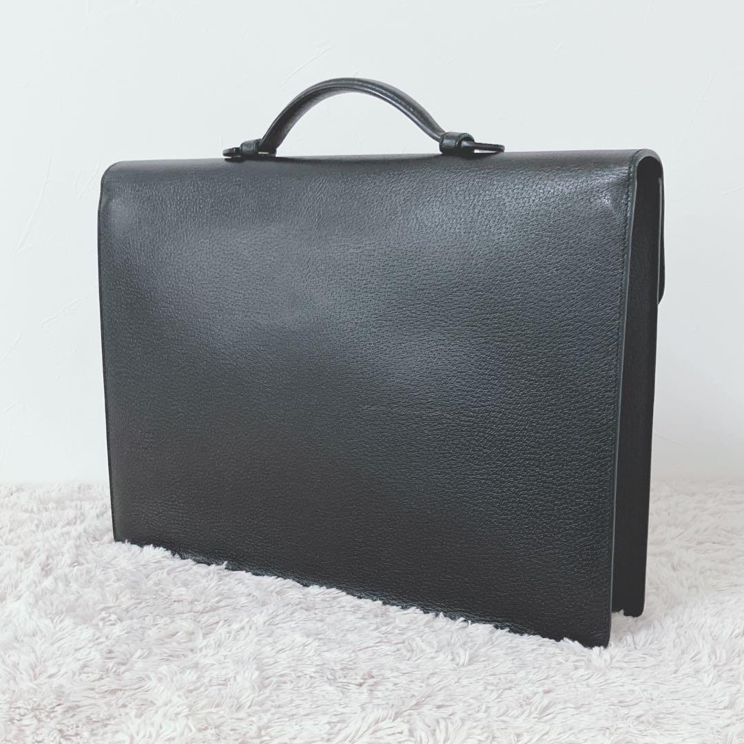 美品　GUCCI ブラックレザービジネスバッグ