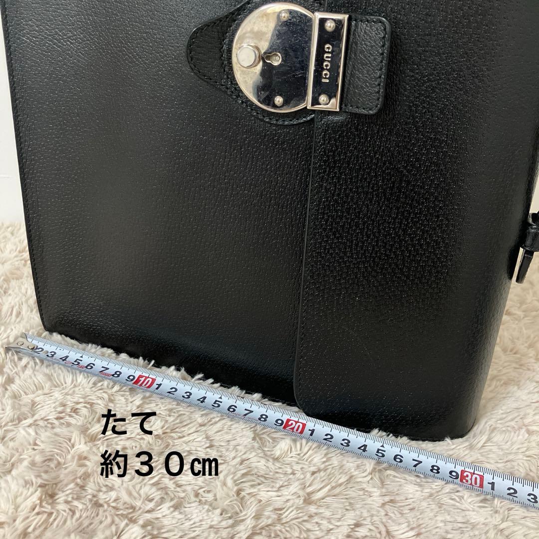 美品　GUCCI ブラックレザービジネスバッグ