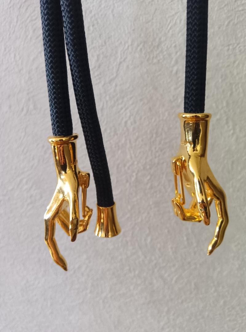 hazama 惹きずり込まれる運命のスマホストラップ