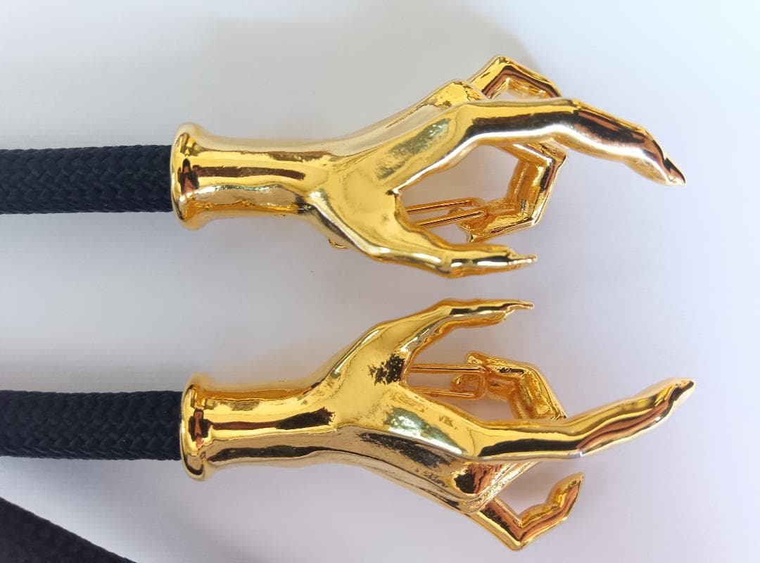 hazama 惹きずり込まれる運命のスマホストラップ