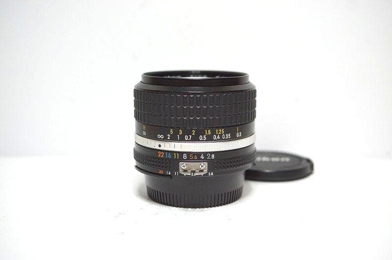 【広角 単焦点】 Nikon Ai-s 24mm F2.8