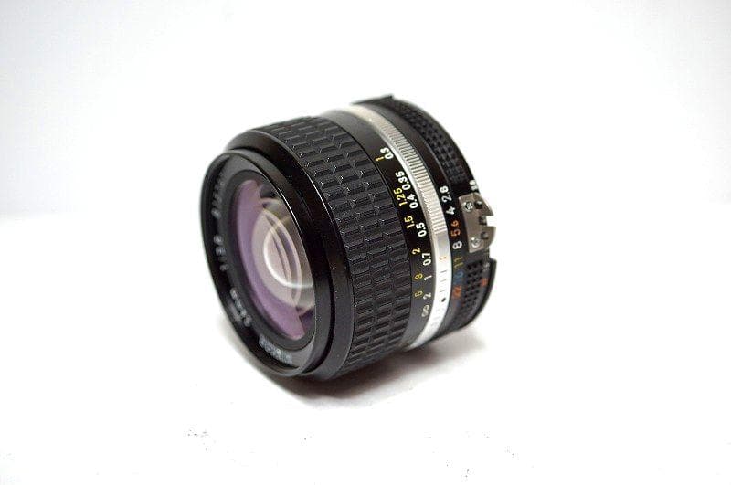 【広角 単焦点】 Nikon Ai-s 24mm F2.8