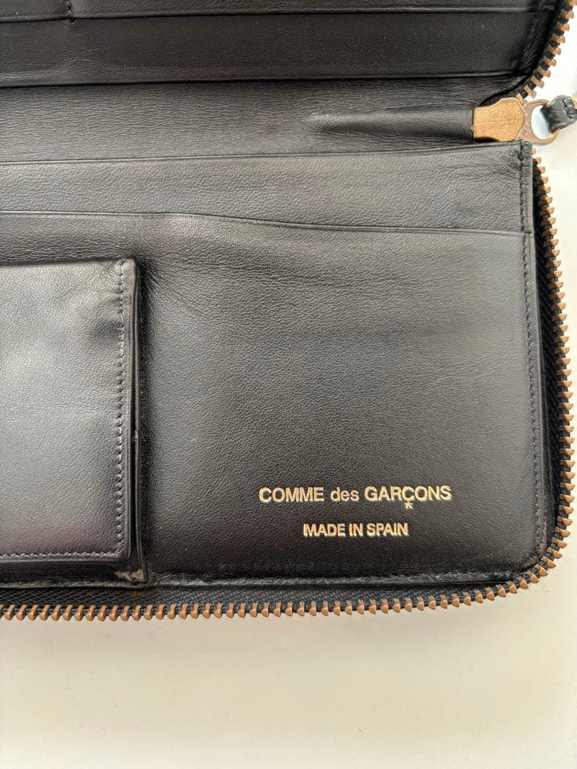 コムデギャルソン ラウンドファスナー レザー 長財布 黒