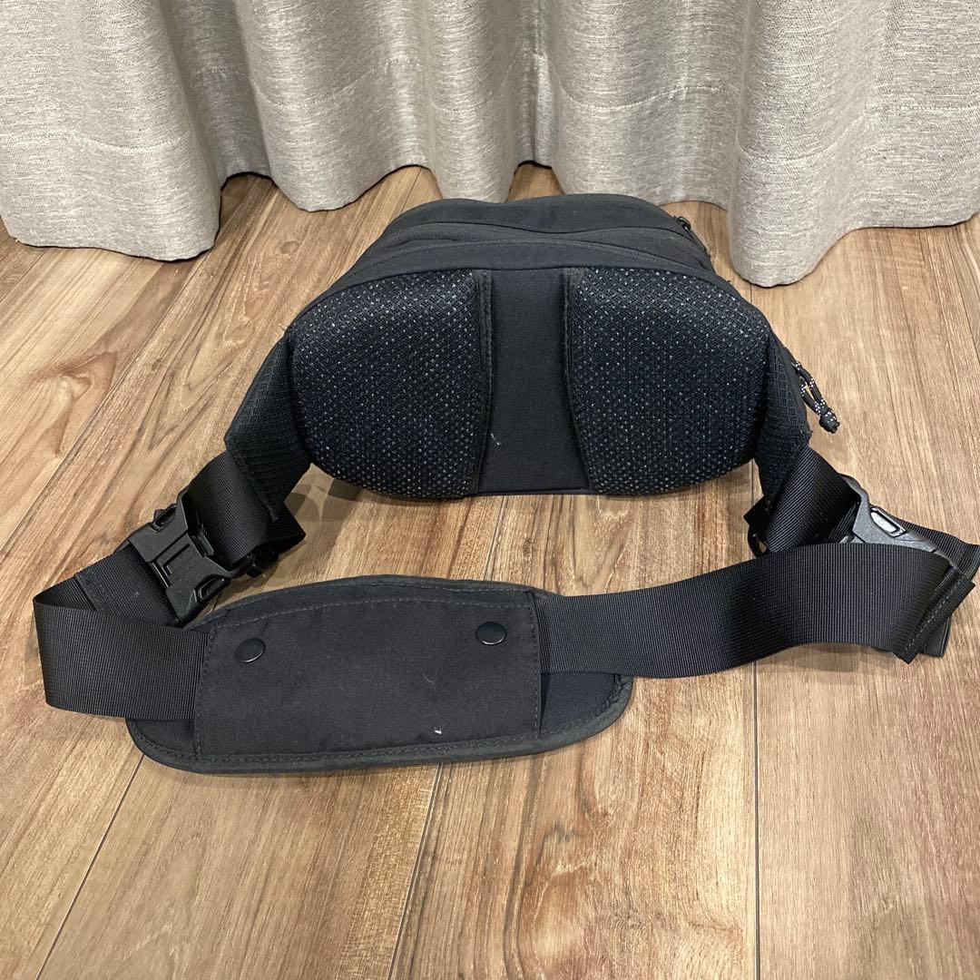 Hugoo 黒 メッセンジャーバッグ