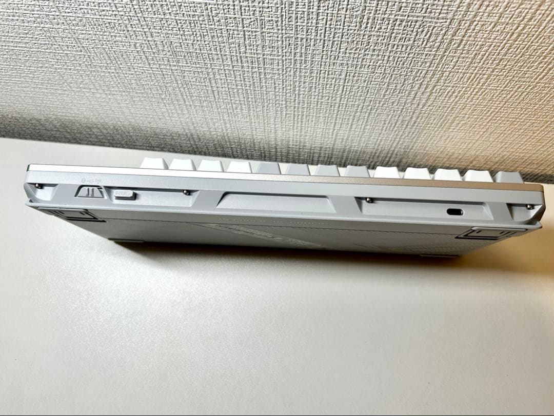 エイスースASUS ROG AZOTH ワイヤレスゲーミングキーボード ほぼ新品