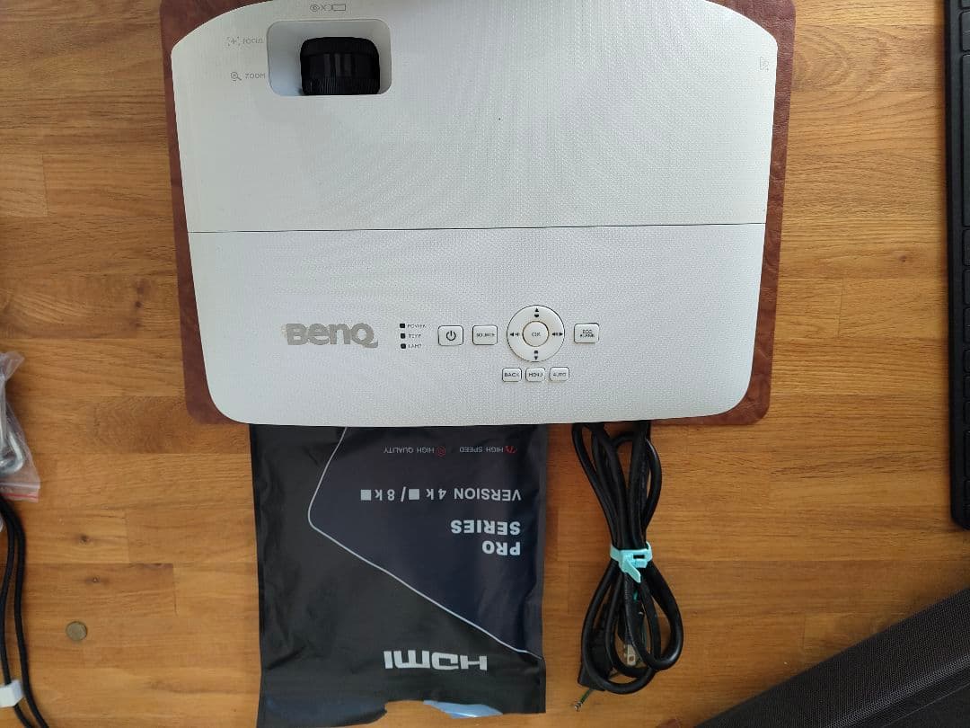 ナルトBenQ MH534 プロジェクター 本体