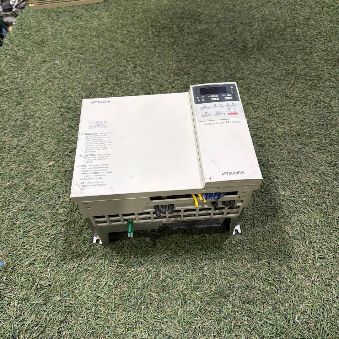 三菱電機 インバータ　FREQROL-A024 FR-A024-3.7K