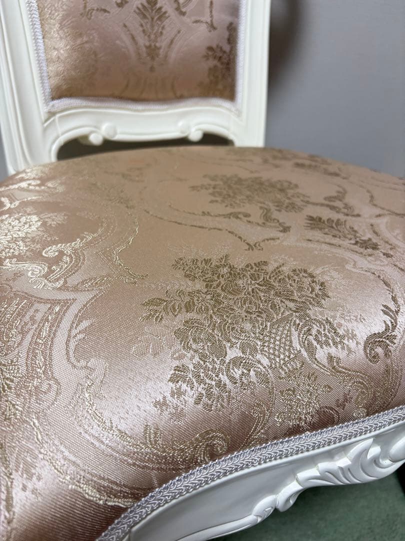 2.クラシックスタイル 椅子 白 ベージュ　美品