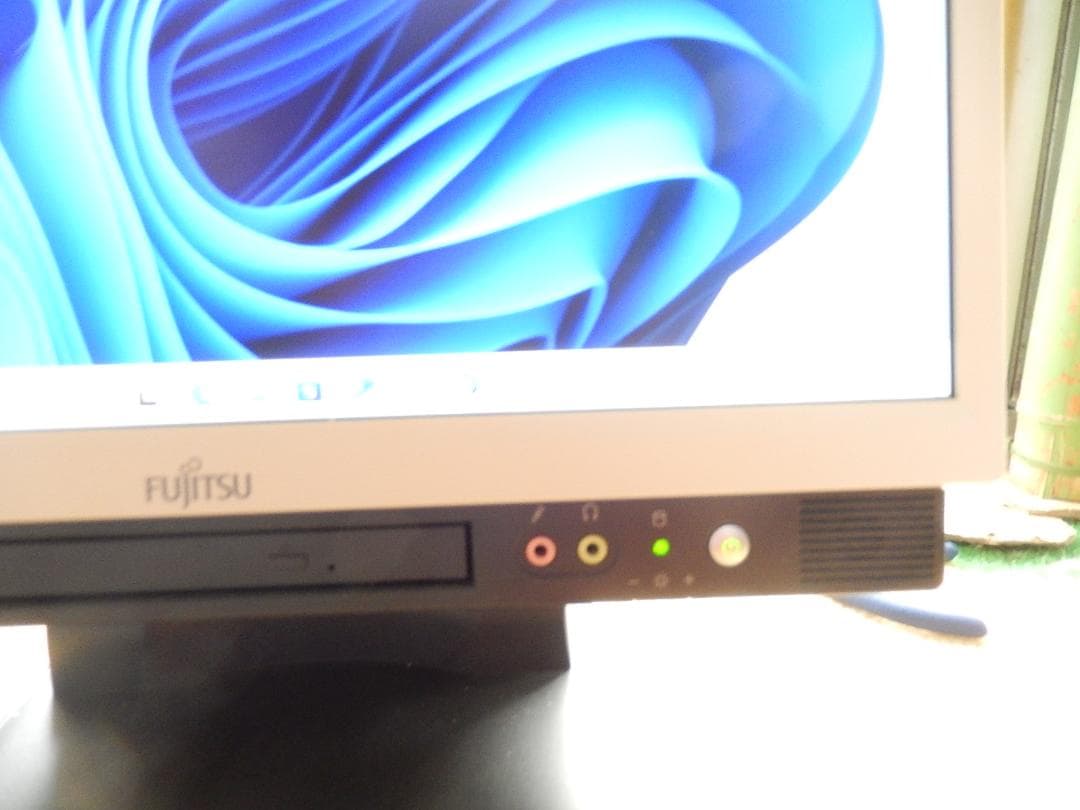 デスクトップ一体型パソコンWindows11 新品キーボード＋マウス付き