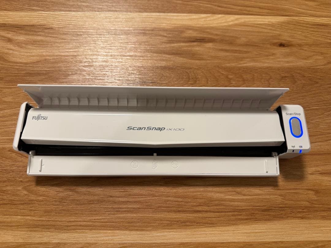 ScanSnap iX100 モバイルスキャナー（富士通）