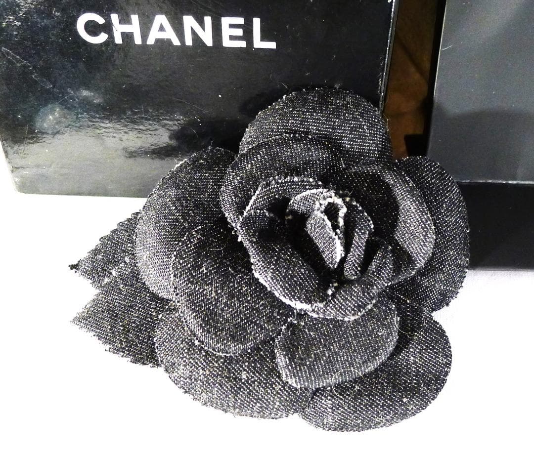 ◇【シャネル】フランス製ブラックカラー カメリアコサージュ◇