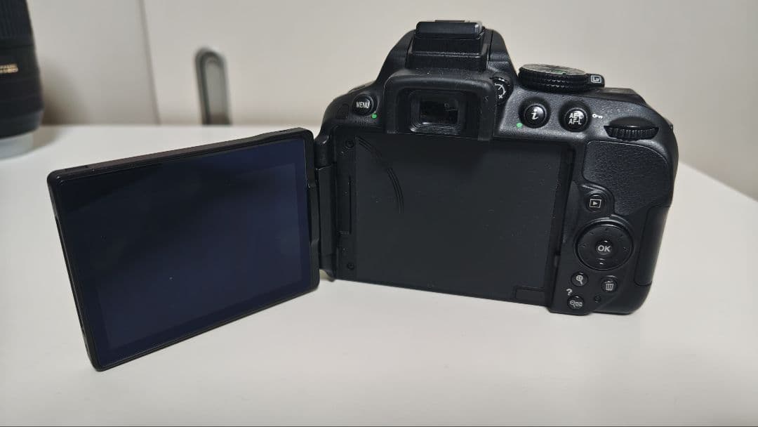 【美品】Nikon D5300 ダブルズームキット ブラック