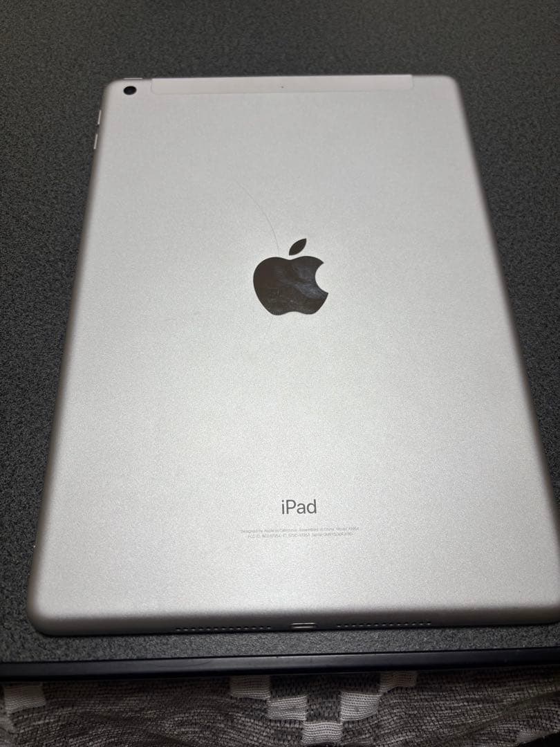 Apple iPad 第6世代 32GB カバーフィルム付き