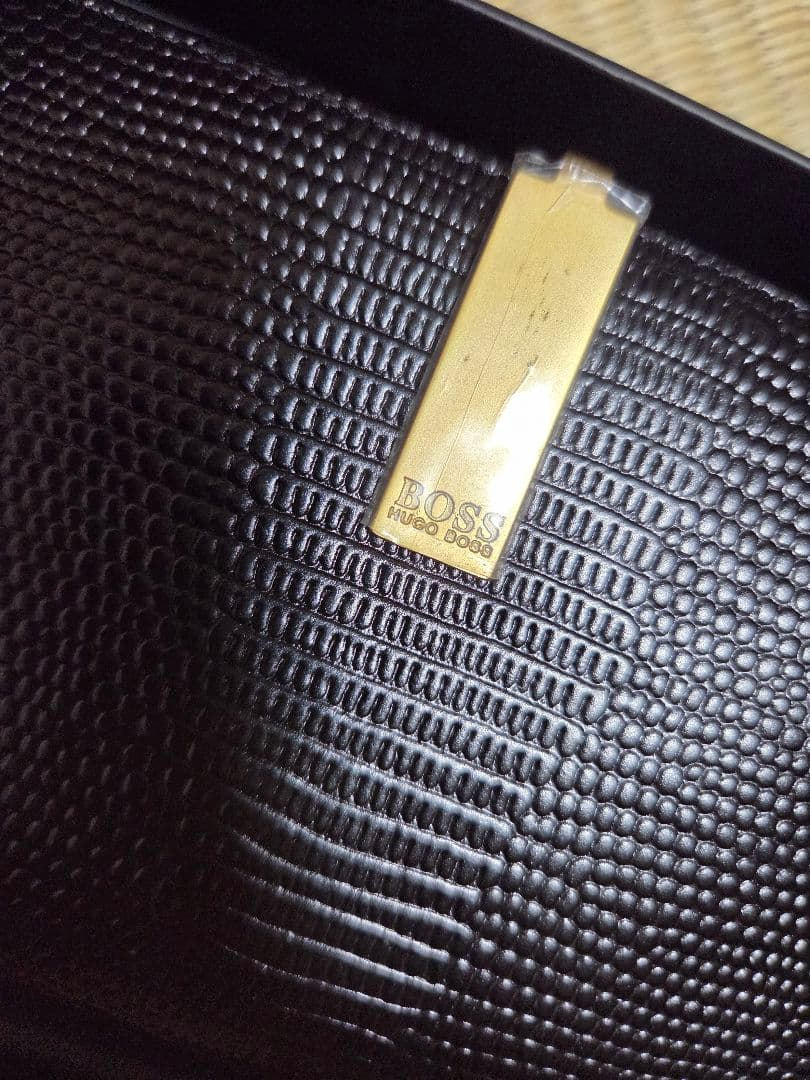 HUGO BOSS長財布