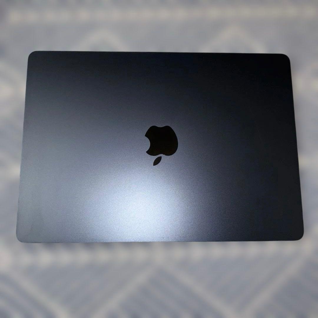 美品 MacbookAir M2 13インチ 8GB・256GBミッドナイト