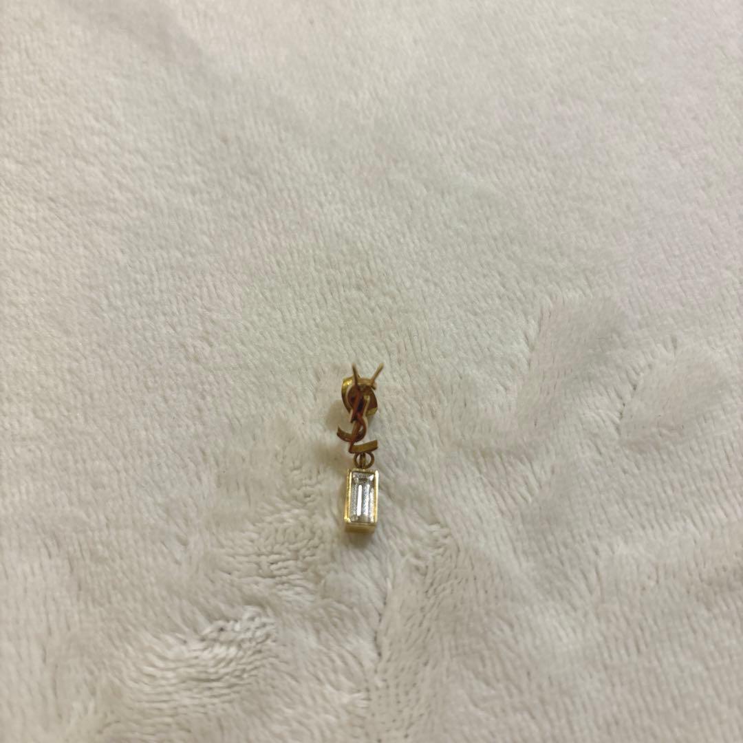 カサンドラ シングル イヤリング（メタル＆ラインストーン）　美品