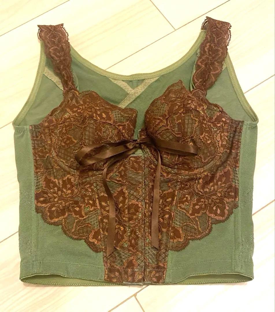 美品⭐︎ララグラント　ニッパービスチェ　C70 オリーブ